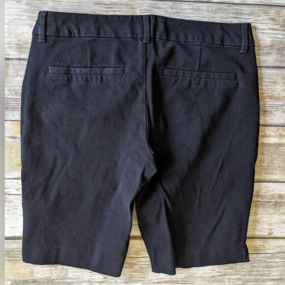 Old Navy Bermuda Shorts Sz 6 regular - Picture 2 of 2